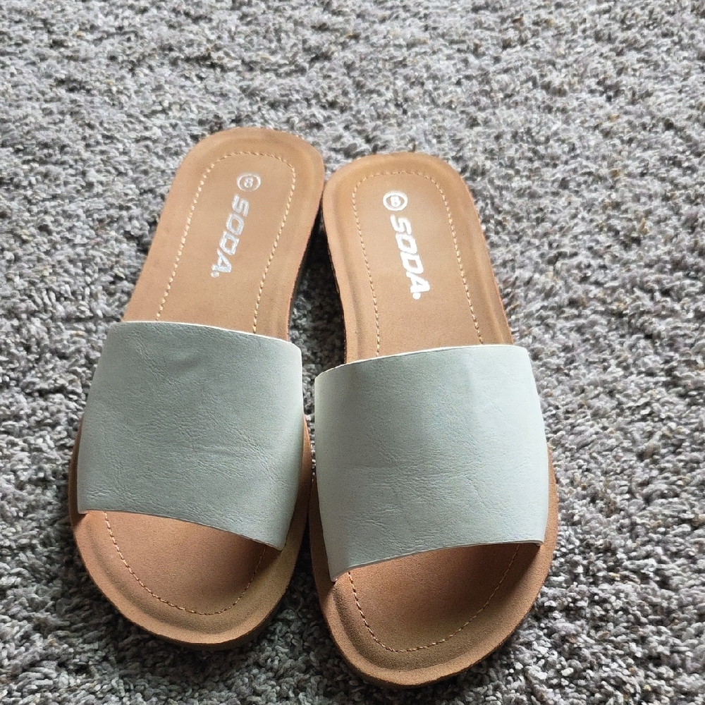 Soda Women's Sandals - Light Green and Tan